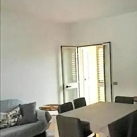 The Apricot House, Alle Porte Di * 圣特奥多罗