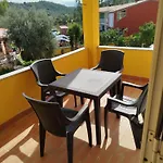 The Apricot House, Alle Porte Di Lägenhet *